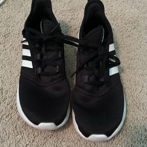Black adidas shoes - Picture 3 of 7